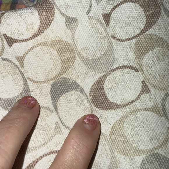 Coach Signature Crossbody Bag - Cream and Silver - Picture 8 of 9